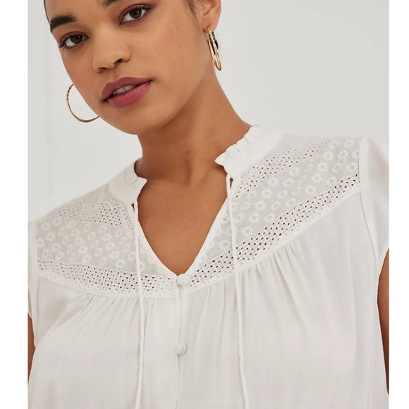 Torrid 3 Flutter Sleeve Peasant Blouse - White 3X 22 24 - Picture 3 of 9